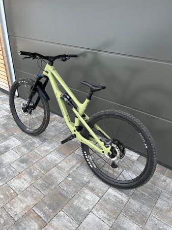 Used Canyon Spectral 125 CF 8 2024 2024 Mountainbike, Green, 29 — image 2 of 7