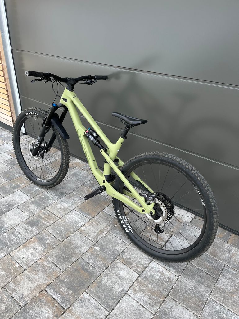 Used Canyon Spectral 125 CF 8 2024 2024 Mountainbike, Green, 29 — image 2 of 7
