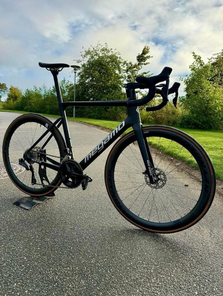 Used Megamo PULSE ELITE 15 SH12 2024 2024 Road & Gravel, Black — image 4 of 9