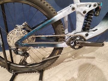 Używany Giant Reign Advanced, Pro Frame 2023 2023 Mountainbike — zdjęcie 3 z 7