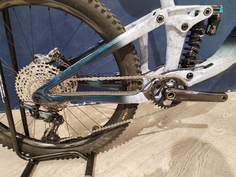 Used Giant Reign Advanced, Pro Frame 2023 2023 Mountainbike — image 3 of 7