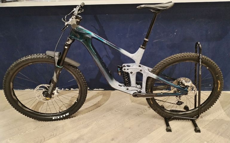 Used Giant Reign Advanced, Pro Frame 2023 2023 Mountainbike — image 2 of 7