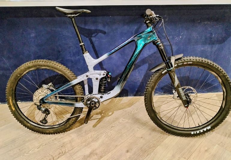 Used Giant Reign Advanced, Pro Frame 2023 2023 Mountainbike — image 1 of 7