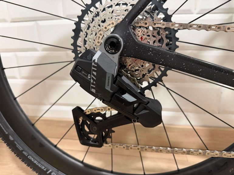 Used Trek CHECKMATE SLR 6 RIVAL AXS 2026 Road & Gravel, Schwarz — image 8 of 15