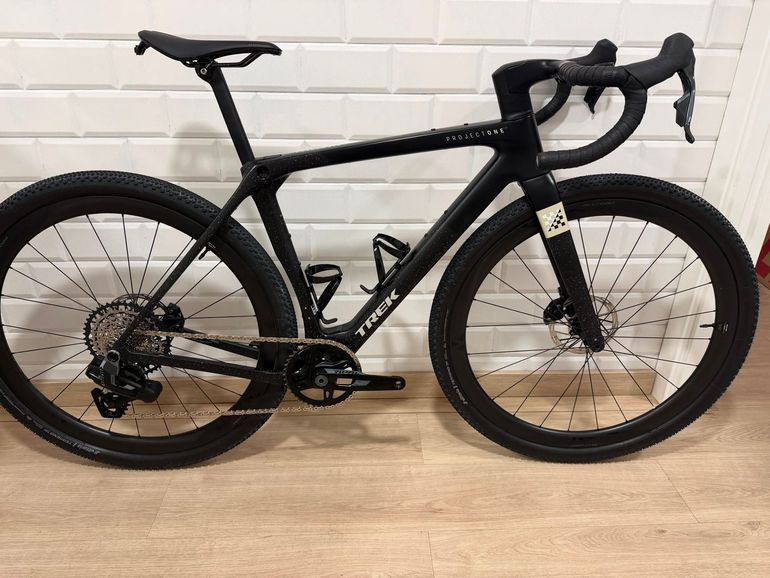 Used Trek CHECKMATE SLR 6 RIVAL AXS 2026 Road & Gravel, Schwarz — image 1 of 15