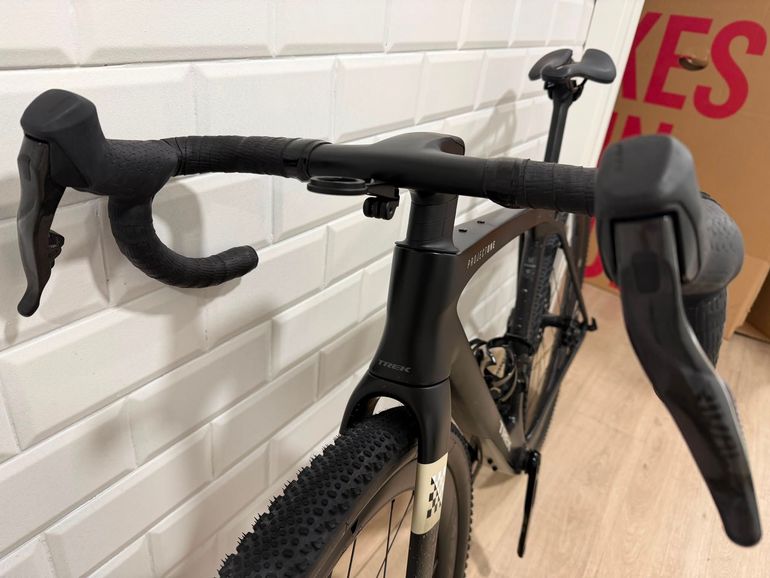 Used Trek CHECKMATE SLR 6 RIVAL AXS 2026 Road & Gravel, Schwarz — image 10 of 15