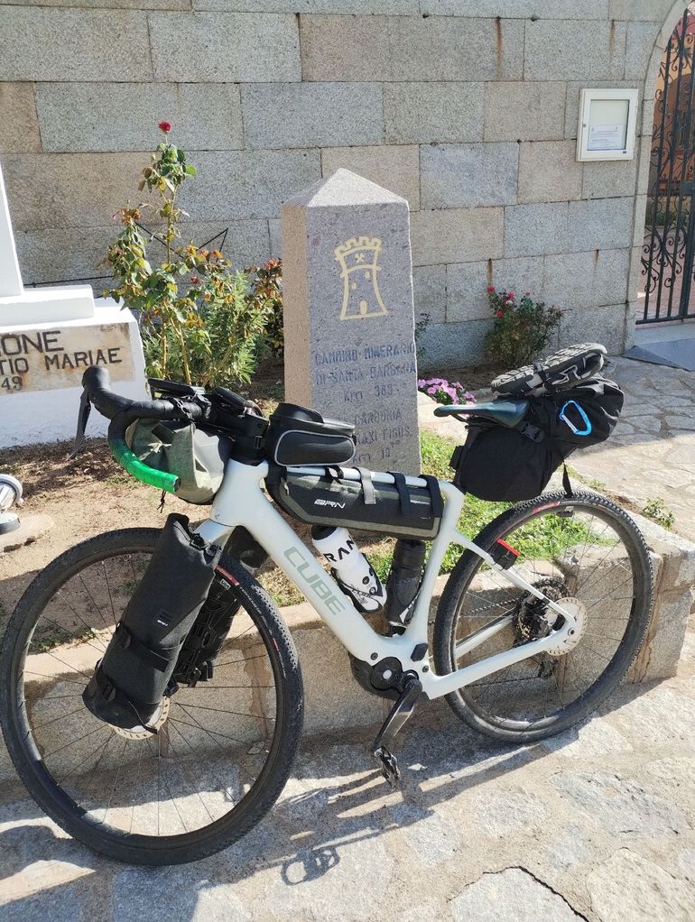 Used CUBE NUROAD HYBRID C:62, RACE 400X 2025 2025 Road & Gravel, White — image 3 of 3