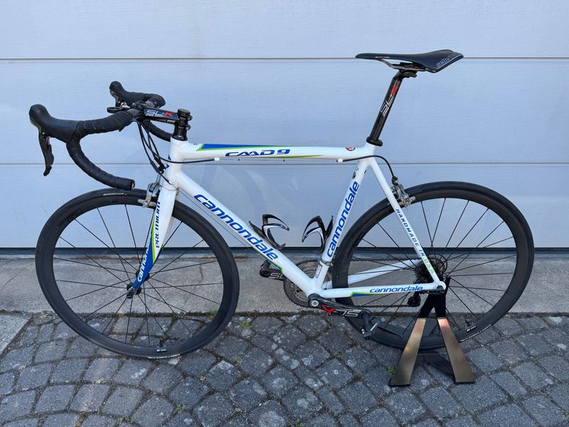 Used Cannondale 2010 Cannondale CAAD9 Ultegra Compact (REP) Gr. 56 2010 Road & Gravel