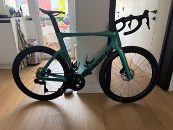 Used Bianchi Oltre Comp Ultegra Di2 2025 2025 Road & Gravel, Verde — image 2 of 4