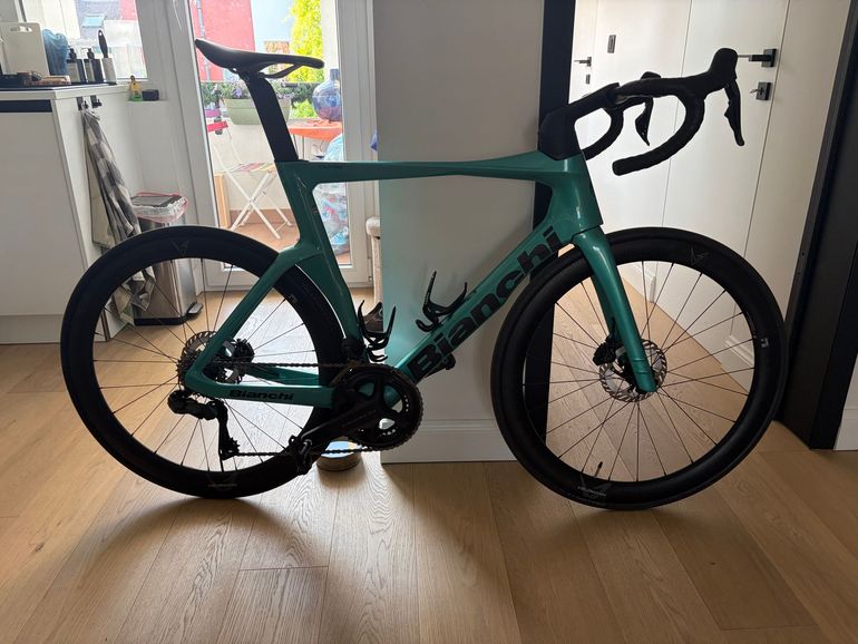 Used Bianchi Oltre Comp Ultegra Di2 2025 2025 Road & Gravel, Verde — image 2 of 4