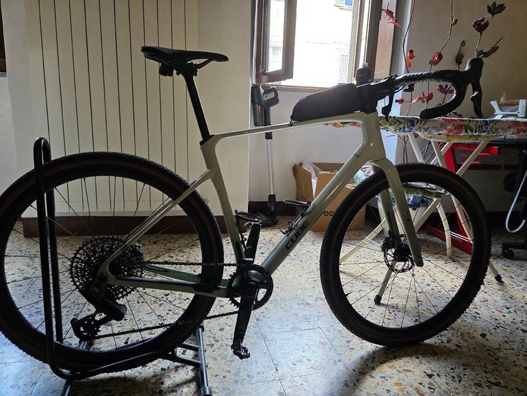 Used CUBE NUROAD C:62, EX 2025 2025 Road & Gravel, Light Gray — image 5 of 7