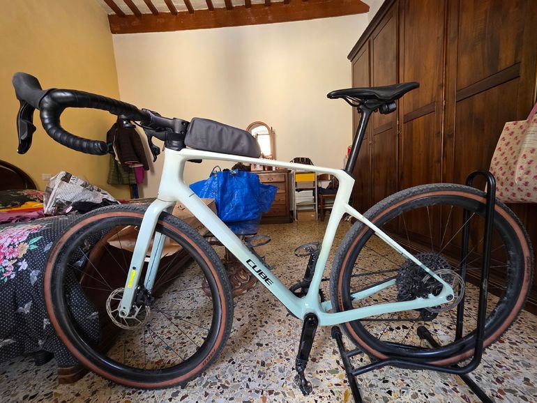 Used CUBE NUROAD C:62, EX 2025 2025 Road & Gravel, Light Gray — image 1 of 7
