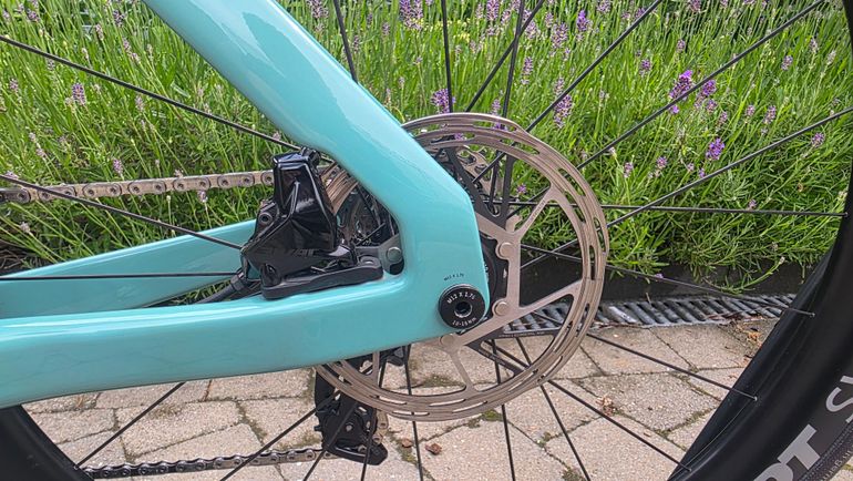 Used Canyon Aeroad CF SLX 7 Disc eTap 2023 2023 Road & Gravel, Green — image 13 of 17