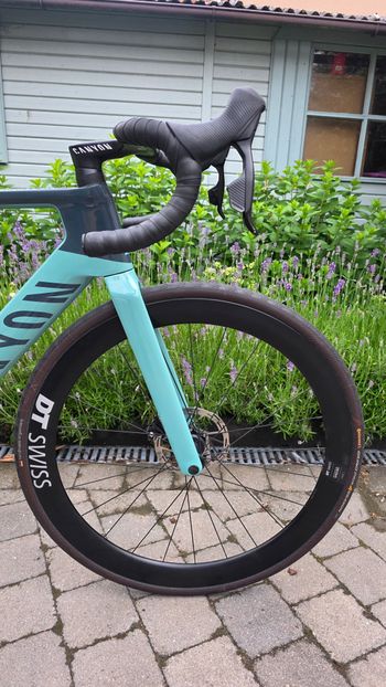 Used Canyon Aeroad CF SLX 7 Disc eTap 2023 2023 Road & Gravel, Green — image 5 of 17