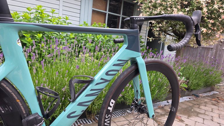 Used Canyon Aeroad CF SLX 7 Disc eTap 2023 2023 Road & Gravel, Green — image 3 of 17
