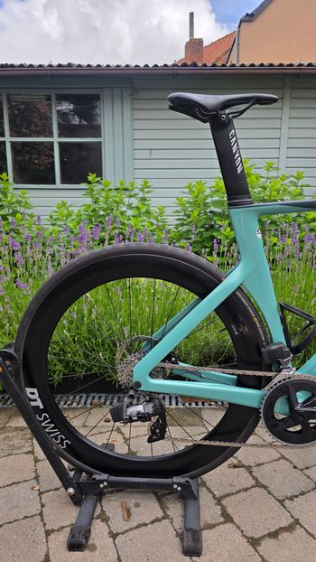 Used Canyon Aeroad CF SLX 7 Disc eTap 2023 2023 Road & Gravel, Green — image 6 of 17