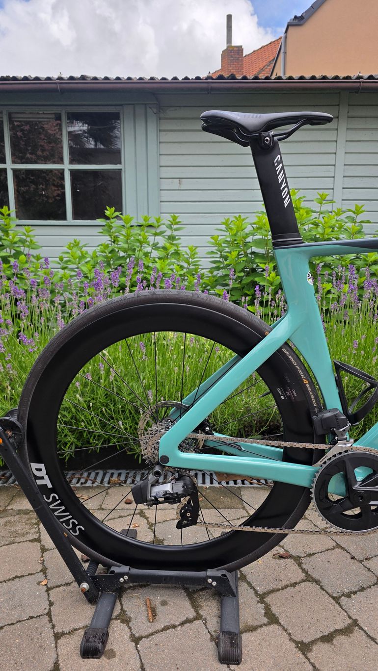 Used Canyon Aeroad CF SLX 7 Disc eTap 2023 2023 Road & Gravel, Green — image 6 of 17