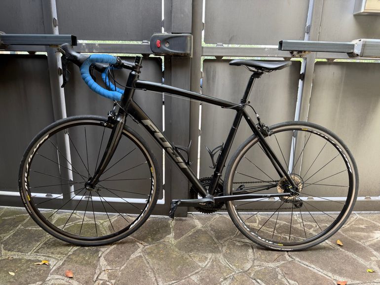 Used Fuji Sportif Shimano 105 2016 Road & Gravel, Black — image 2 of 4