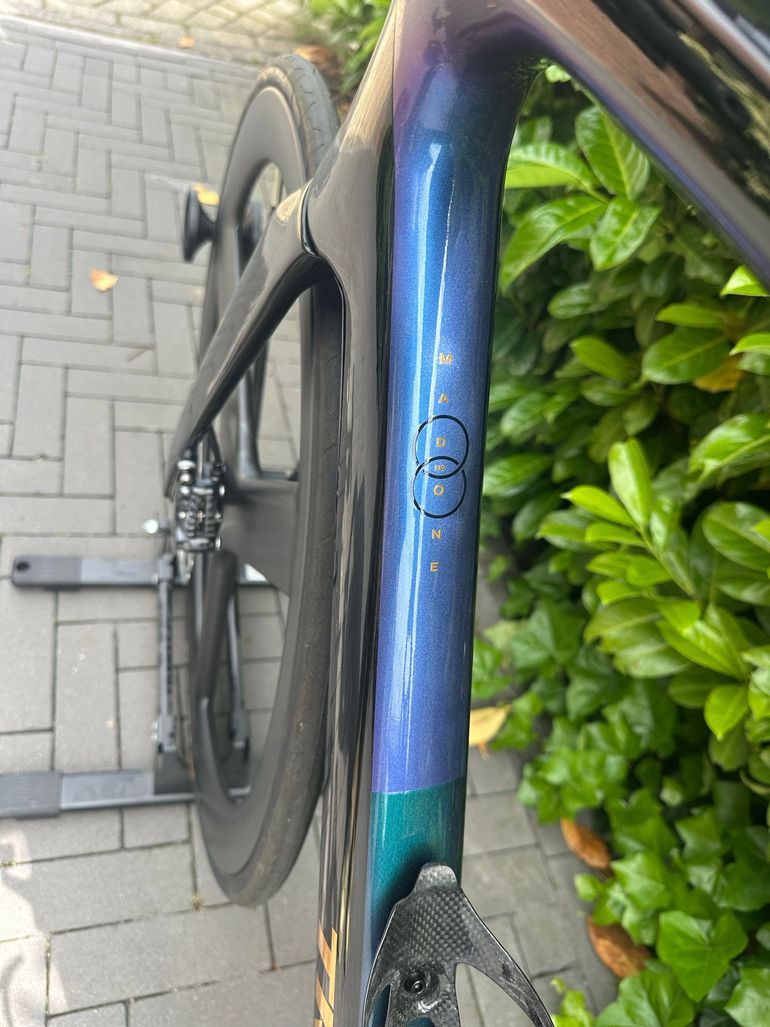 Used Trek Madone SLR 6 Disc 2020 2020 Road & Gravel, Black — image 4 of 11