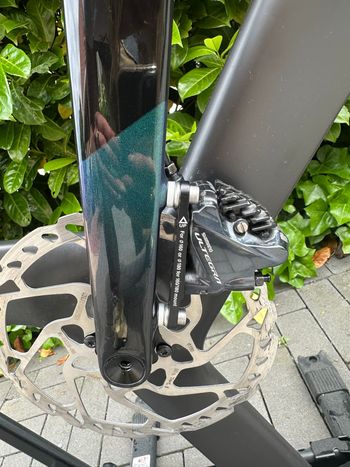 Used Trek Madone SLR 6 Disc 2020 2020 Road & Gravel, Black — image 6 of 11