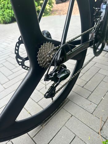 Used Trek Madone SLR 6 Disc 2020 2020 Road & Gravel, Black — image 8 of 11