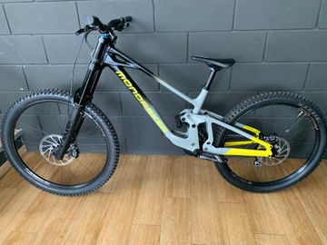 Used Mondraker Summum SRAM GX DH 2026 Mountainbike, Light Gray — image 2 of 10