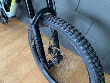 Used Mondraker Summum SRAM GX DH 2026 Mountainbike, Light Gray — image 6 of 10