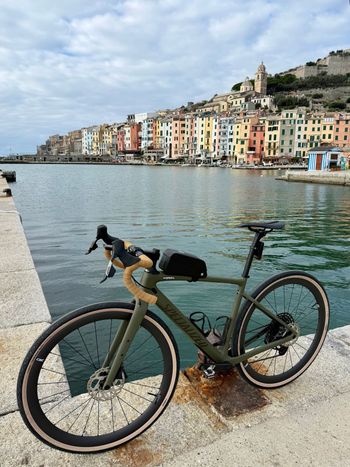 Used Specialized Diverge Sram Apex Etap AXS 2024 Road & Gravel, Green — image 2 of 3
