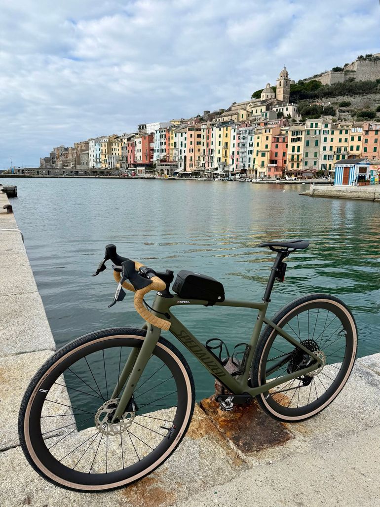 Used Specialized Diverge Sram Apex Etap AXS 2024 Road & Gravel, Green — image 2 of 3