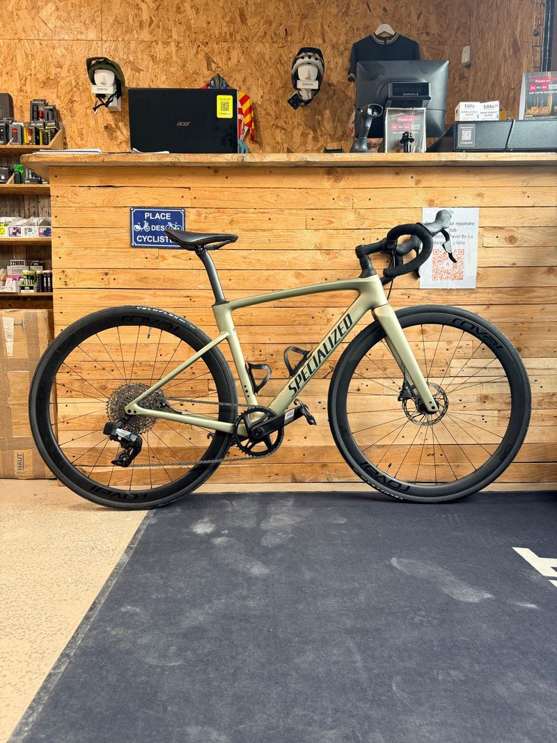Used Specialized Roubaix SL8 Sport - SRAM Apex XPLR AXS 2024 2024 Road & Gravel