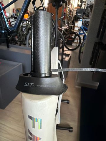 Used Factor OSTRO VAM - Frameset Premium 2026 Frameset 2026 Road & Gravel, White — image 3 of 4