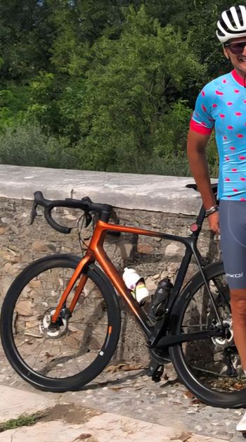 Used Giant TCR Advanced Pro Disc 0 Ultegra Di2 2022 2022 Road & Gravel, Orange — image 2 of 3