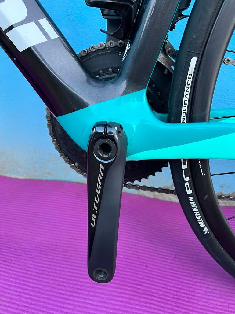 Used Bianchi Oltre XR4 - Ultegra Di2 2022 2022 Road & Gravel, Black — image 16 of 23