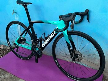 Used Bianchi Oltre XR4 - Ultegra Di2 2022 2022 Road & Gravel, Black — image 4 of 23