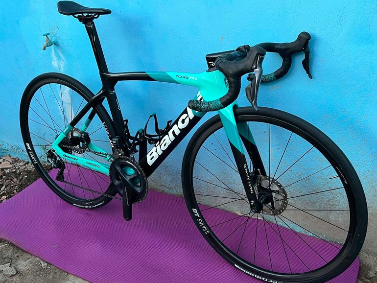 Used Bianchi Oltre XR4 - Ultegra Di2 2022 2022 Road & Gravel, Black — image 4 of 23