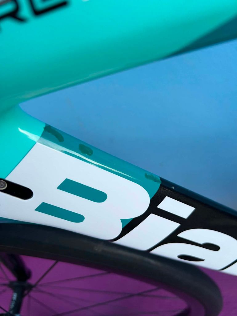 Used Bianchi Oltre XR4 - Ultegra Di2 2022 2022 Road & Gravel, Black — image 22 of 23