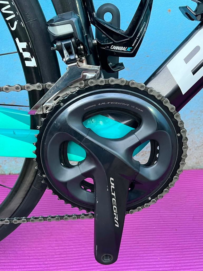 Used Bianchi Oltre XR4 - Ultegra Di2 2022 2022 Road & Gravel, Black — image 9 of 23