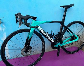 Used Bianchi Oltre XR4 - Ultegra Di2 2022 2022 Road & Gravel, Black — image 3 of 23