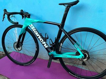 Used Bianchi Oltre XR4 - Ultegra Di2 2022 2022 Road & Gravel, Black — image 6 of 23