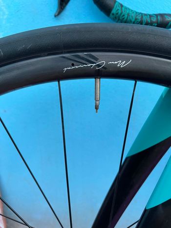 Used Bianchi Oltre XR4 - Ultegra Di2 2022 2022 Road & Gravel, Black — image 15 of 23