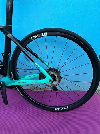 Used Bianchi Oltre XR4 - Ultegra Di2 2022 2022 Road & Gravel, Black — image 7 of 23