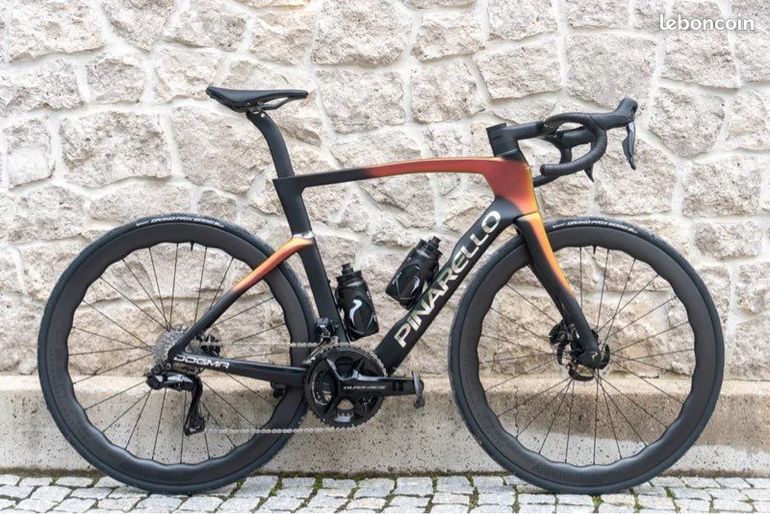 Used Pinarello DOGMA F DURA ACE Di2 2025 2025 Road & Gravel, Black — image 11 of 12