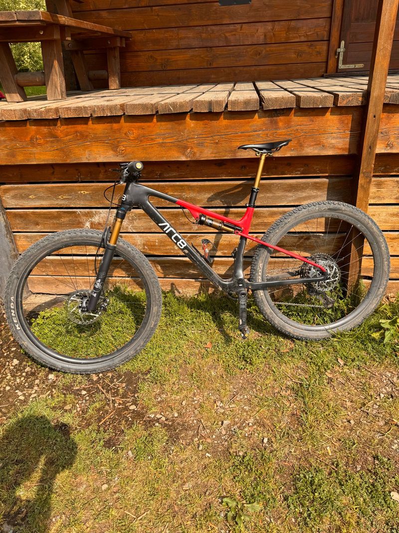 Used ARC8 Evolve FS Frame Kit 2025 Frameset 2025 MTB