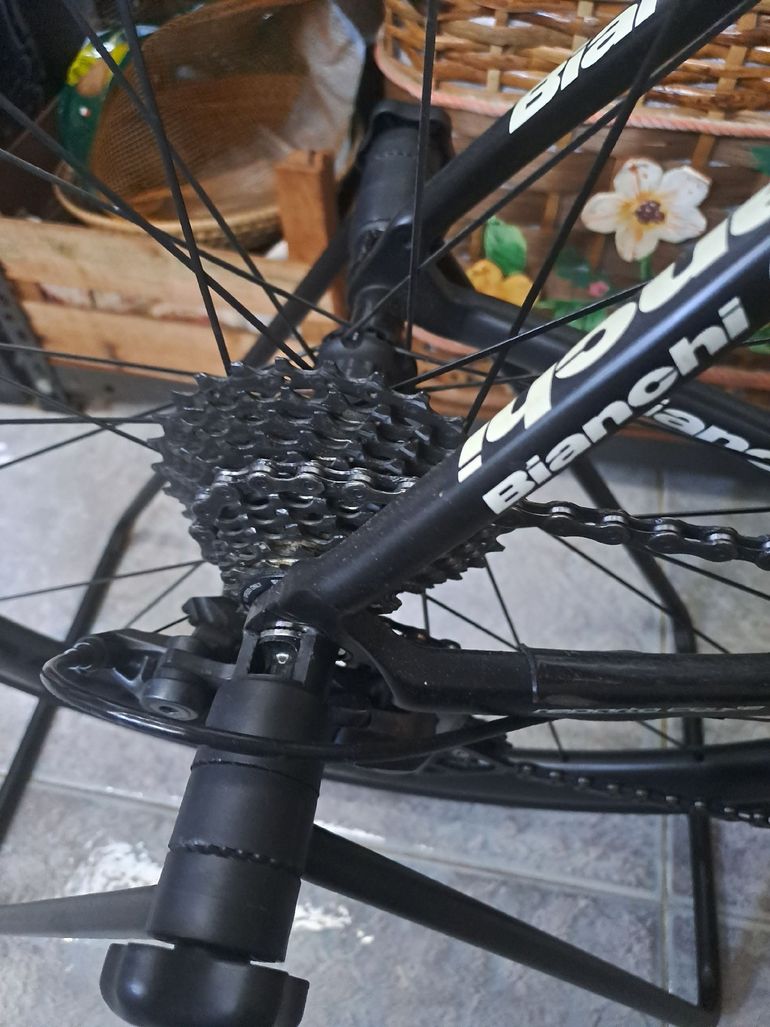 Used Bianchi Infinito CV Ultegra 2017 2017 Road & Gravel — image 5 of 10