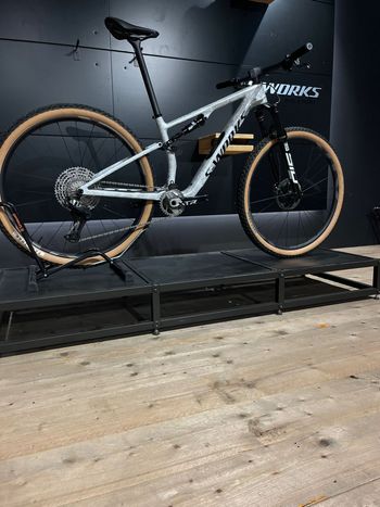 Used Specialized S-Works Epic 8 2026 2026 Mountainbike, Light Gray — image 4 of 10