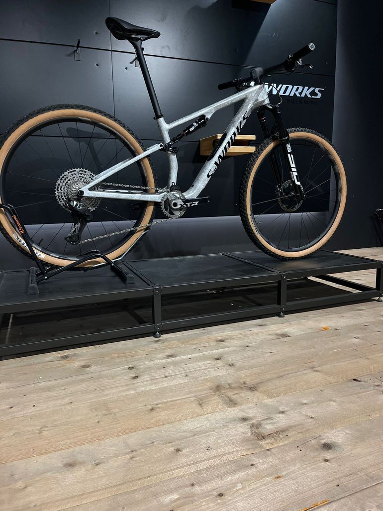 Used Specialized S-Works Epic 8 2026 2026 Mountainbike, Light Gray — image 4 of 10