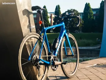 Used Trek Trek Émonda SL8 Carbone 2015 Road & Gravel — image 3 of 4