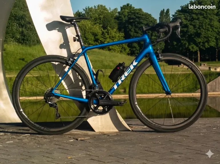 Used Trek Trek Émonda SL8 Carbone 2015 Road & Gravel — image 1 of 4