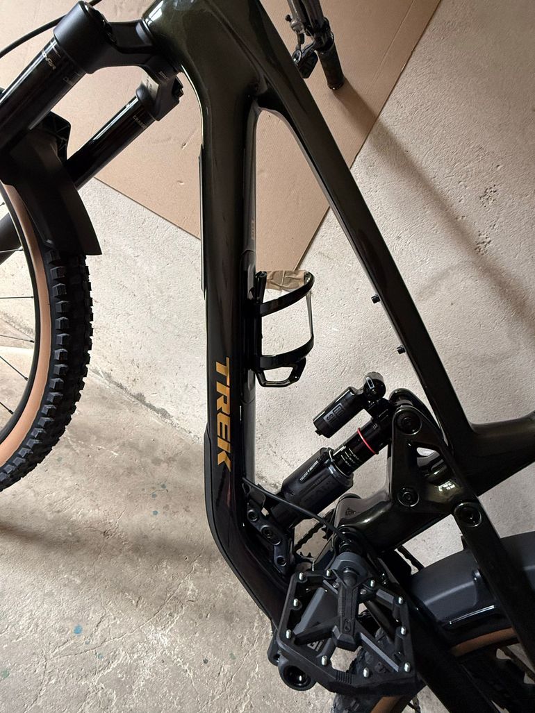 Used Trek Slash 9.8 GX AXS T-Type Gen 6 2025 2025 Mountainbike — image 2 of 4