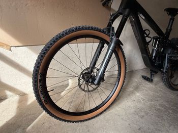 Used Trek Slash 9.8 GX AXS T-Type Gen 6 2025 2025 Mountainbike — image 4 of 4